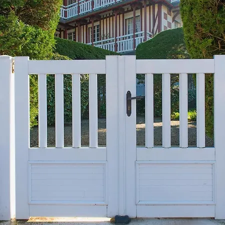 Apartamento Petit Souplex Dans L'hypercentre De 80 M De La à Pied Cabourg