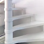 Petit Souplex Dans L'hypercentre De 80 M De La A Pied *