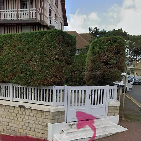 Petit Souplex Dans L'hypercentre De 80 M De La A Pied * Cabourg