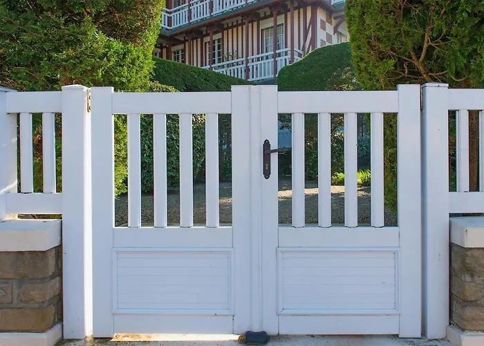 Appartamento Petit Souplex Dans L'hypercentre De 80 M De La à Pied Cabourg